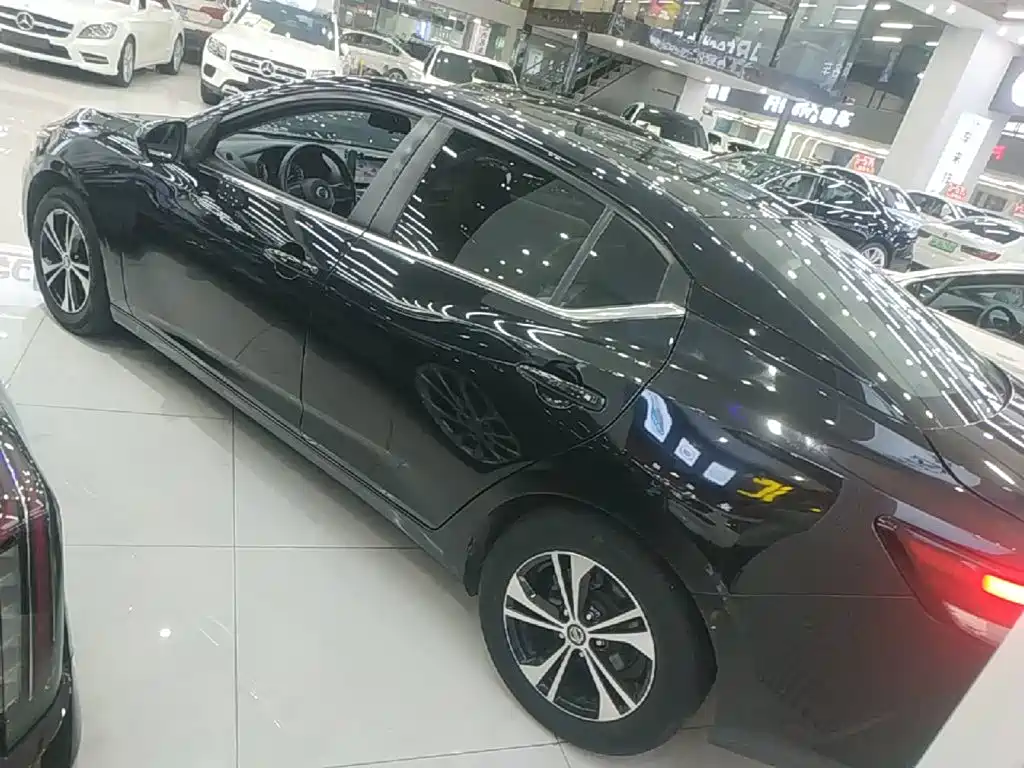 Nissan Sylphy — миниатюра 5