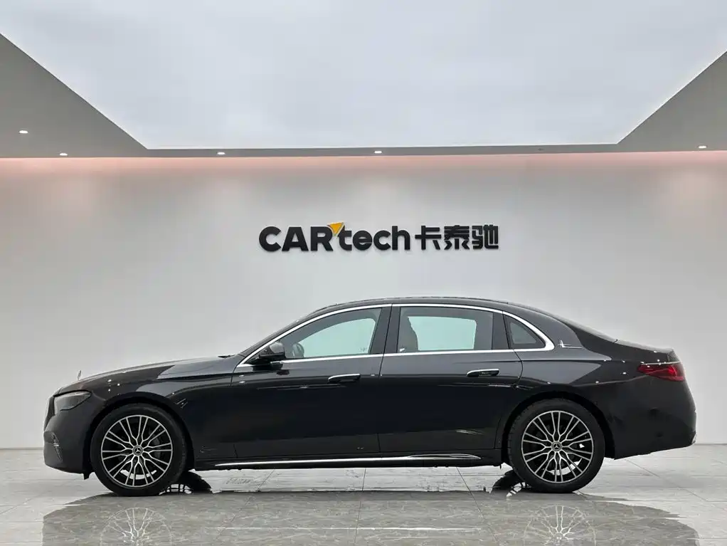 Mercedes-Benz E-Class — миниатюра 2