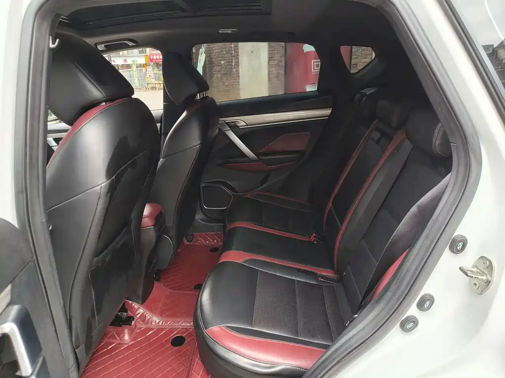 Geely Binyue — миниатюра 5