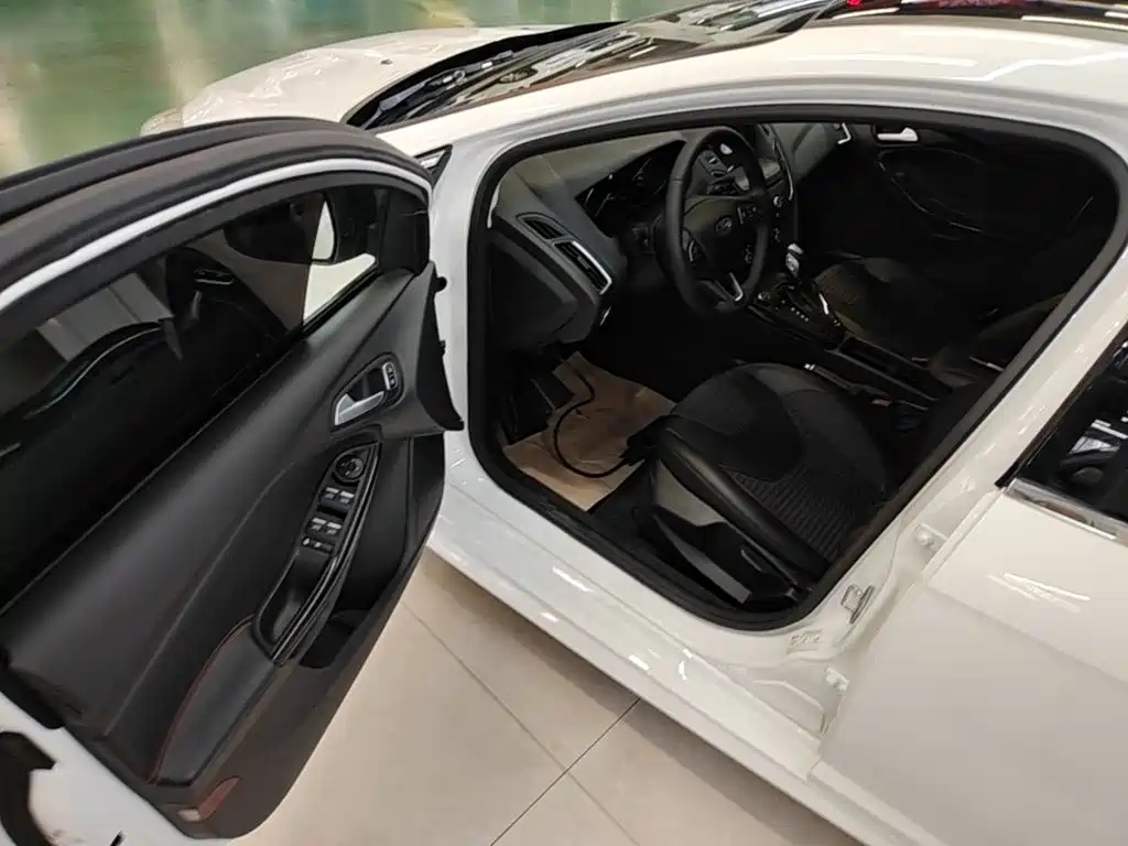Ford Focus — миниатюра 16