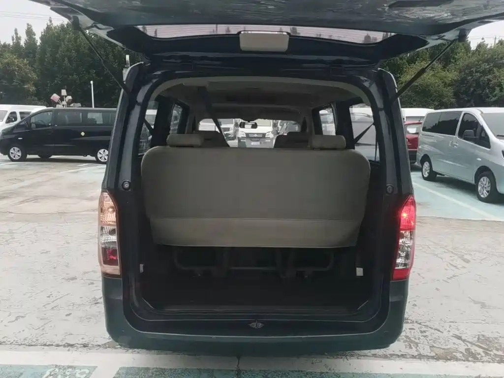 Wuling Rongguang V — миниатюра 19