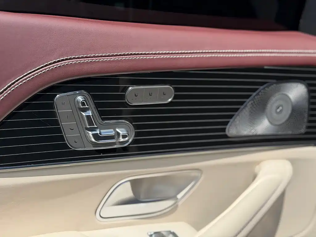 Mercedes-Benz GLS — миниатюра 16