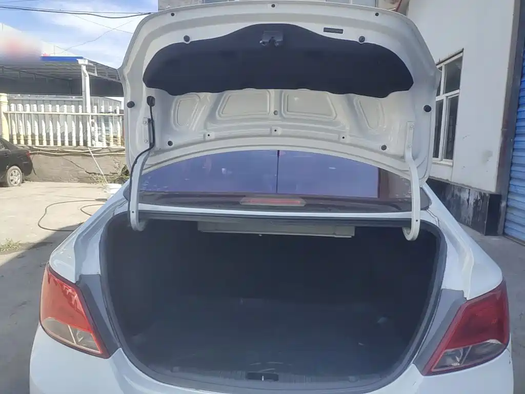 Hyundai Verna — миниатюра 19