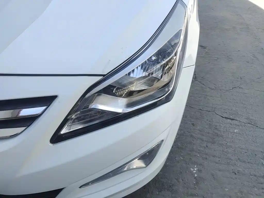 Hyundai Verna — миниатюра 24