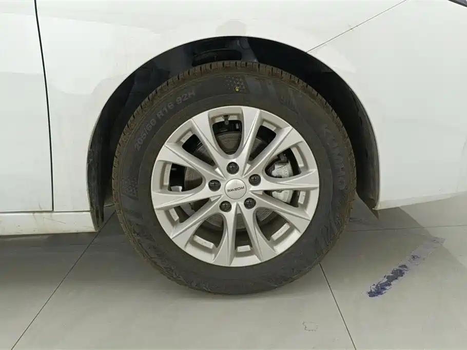 Roewe i5 2023 1.5L MT