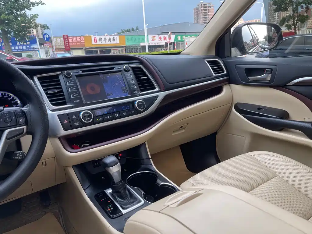 Toyota Highlander — миниатюра 16