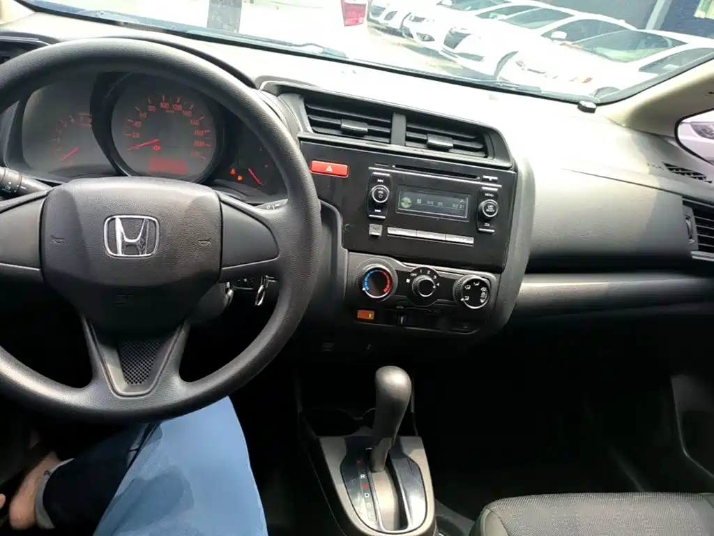 Honda Fit — миниатюра 10