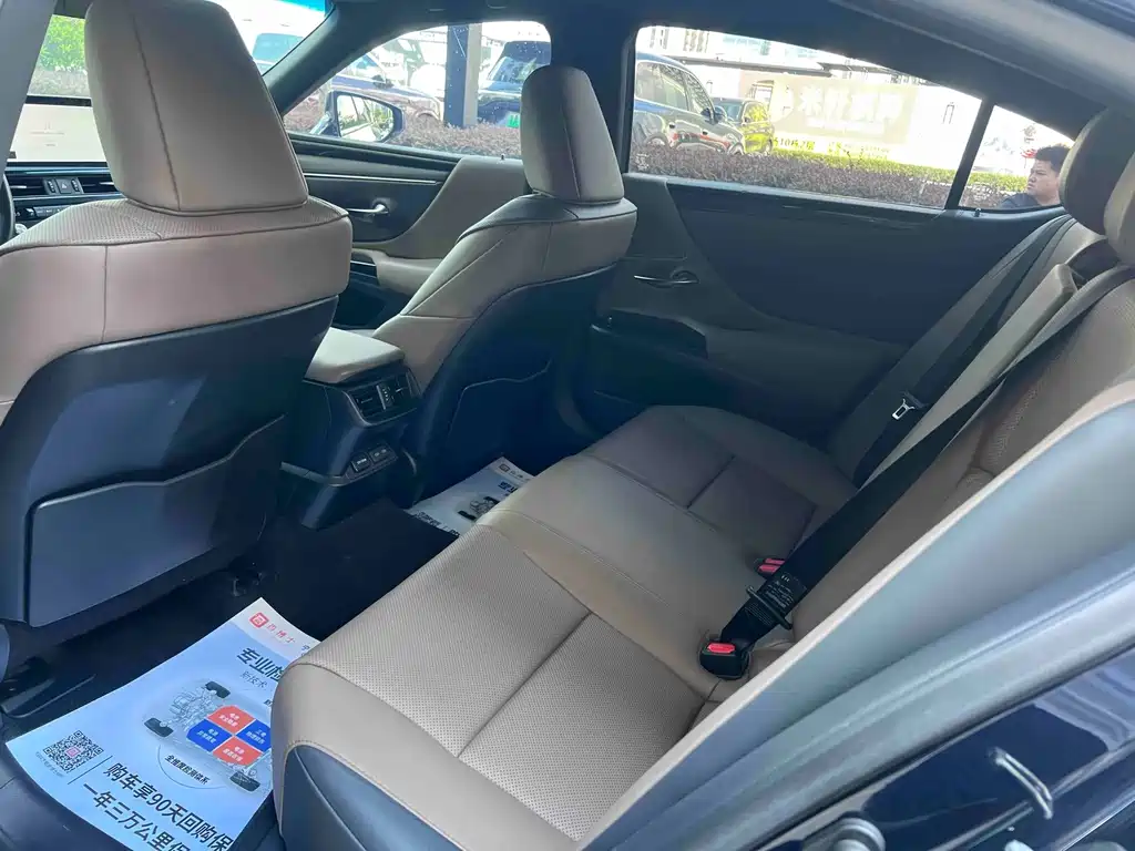 Lexus ES — миниатюра 6