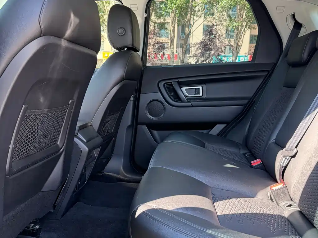 Land Rover Discovery Sport — миниатюра 8