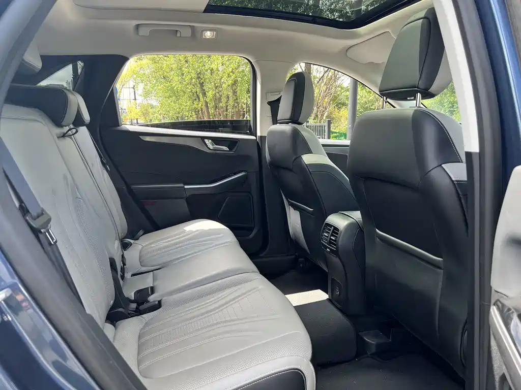 Ford Escape — миниатюра 11