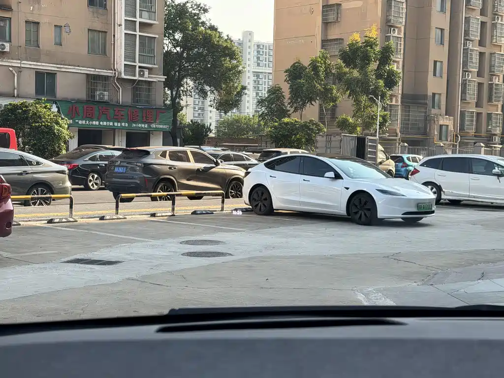 Li Auto Li MEGA — миниатюра 8