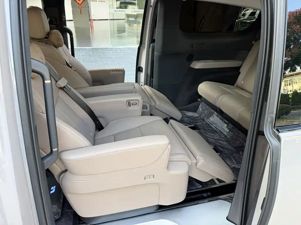 Li Auto Li MEGA — миниатюра 18