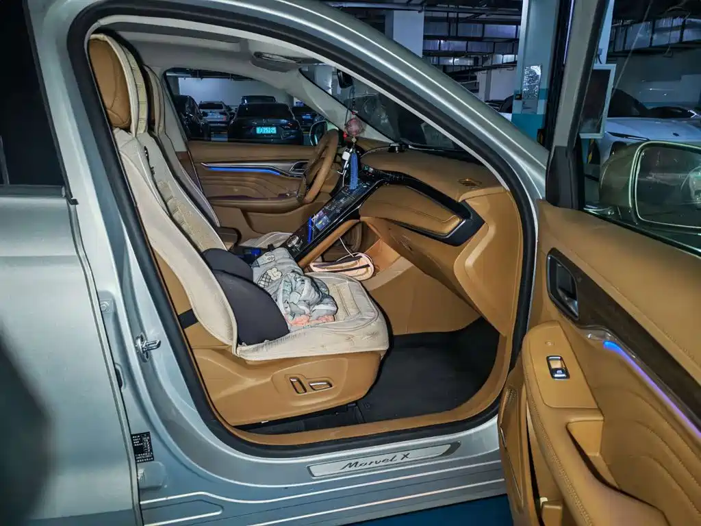 Roewe MARVEL X — миниатюра 12