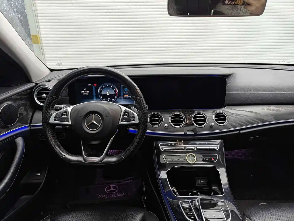 Mercedes-Benz E-Class — миниатюра 12