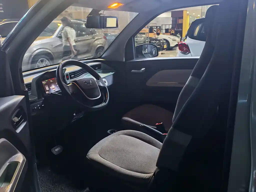 Wuling MINIEV — миниатюра 6