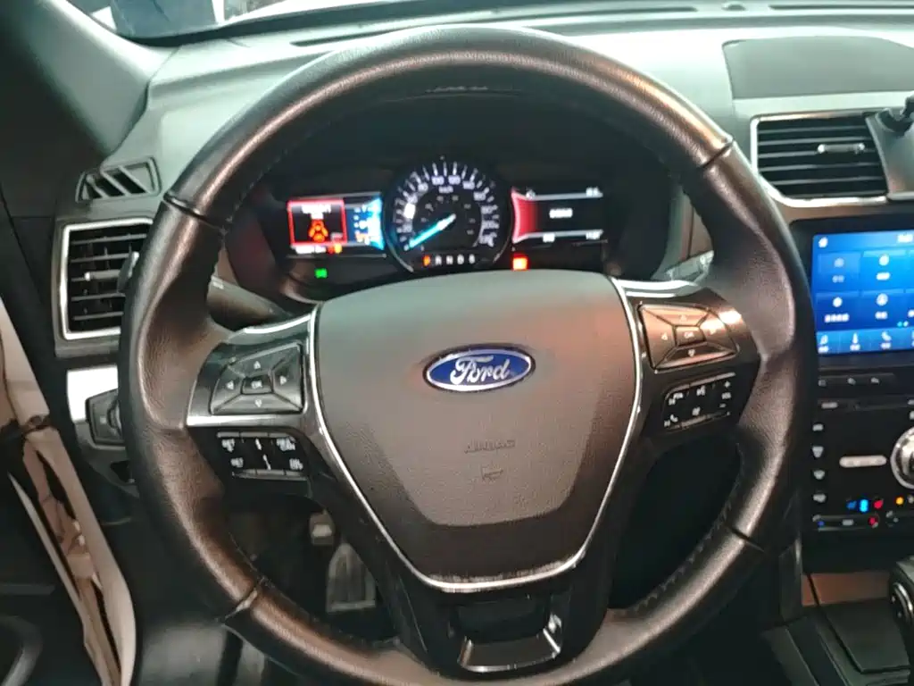 Ford Explorer (Import) — миниатюра 11