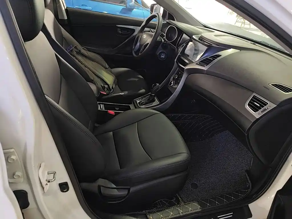 Hyundai Elantra Langdong — миниатюра 25