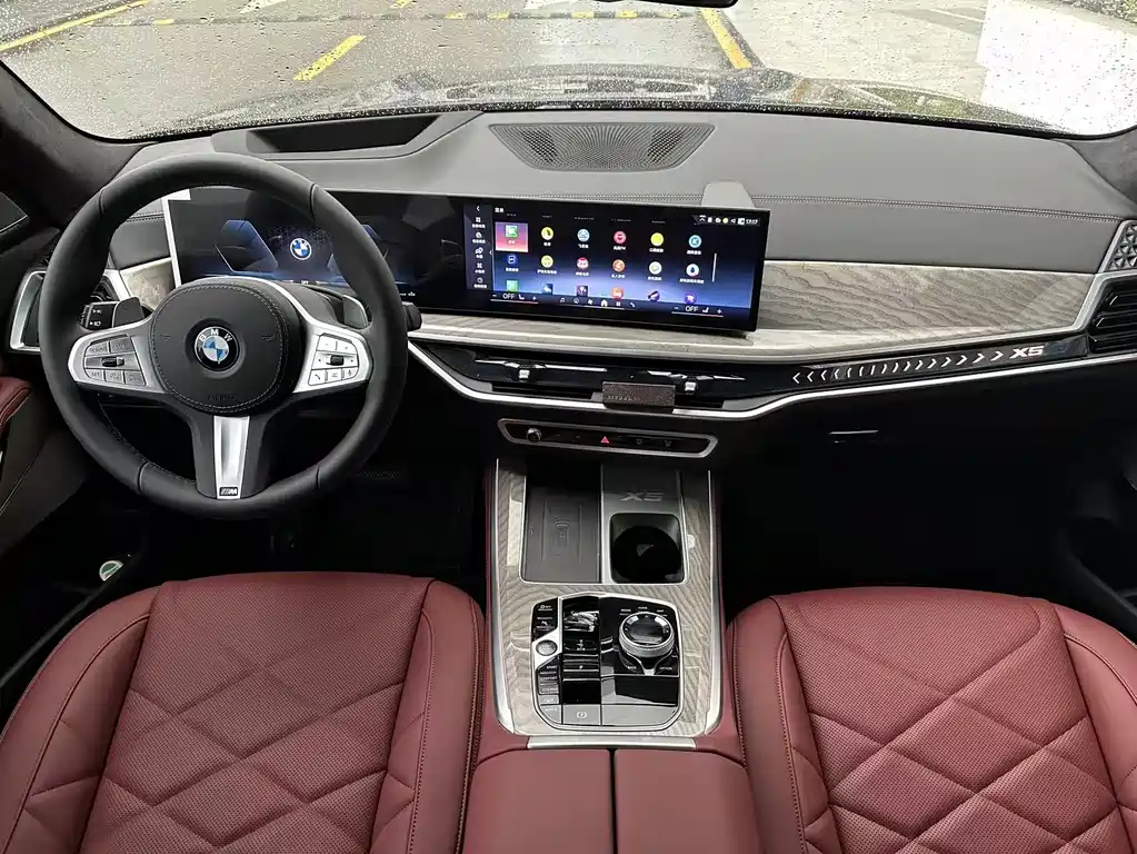 BMW X5 2026 xDrive 40Li M Sport