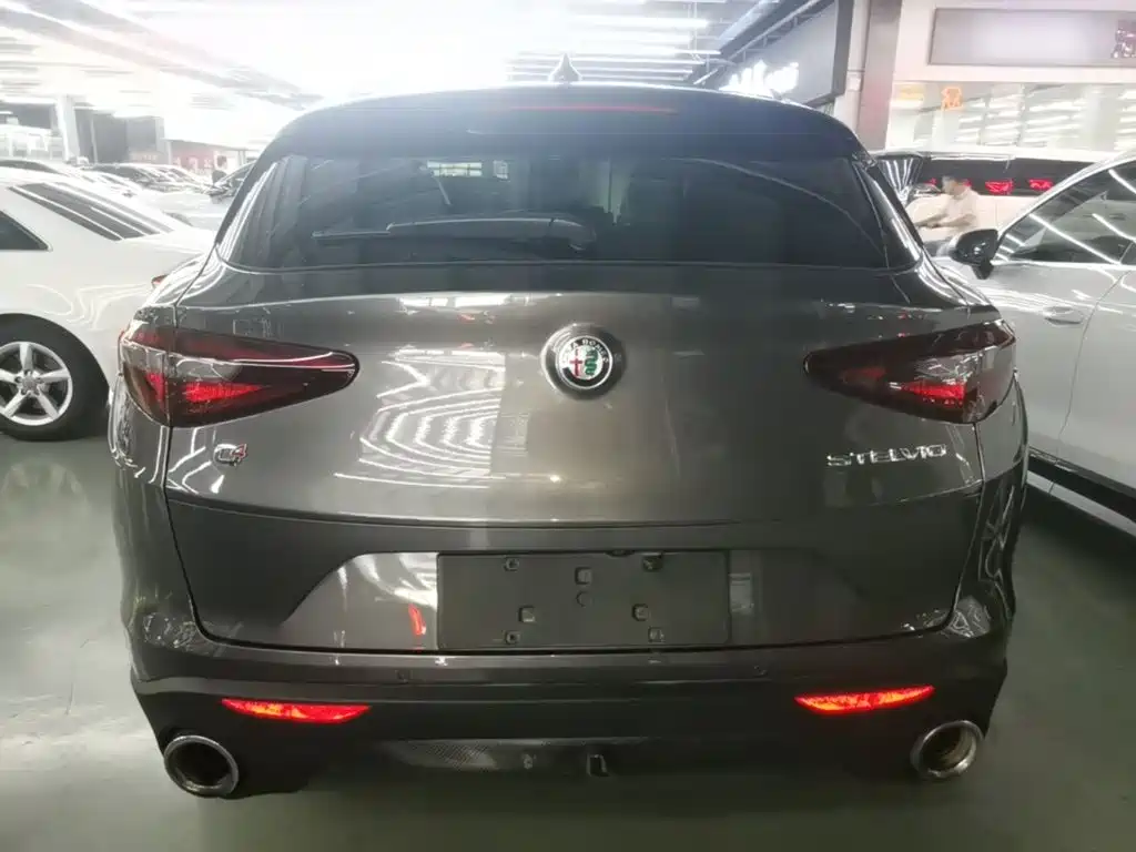 Alfa Romeo Stelvio — миниатюра 6