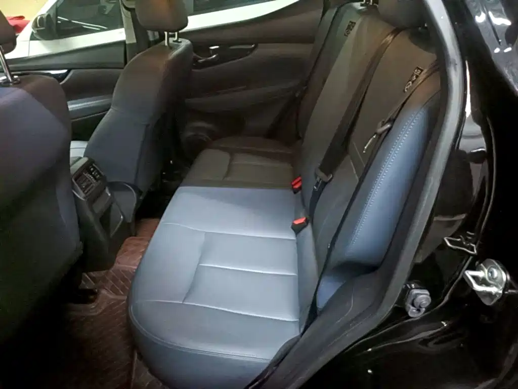 Nissan Qashqai — миниатюра 17