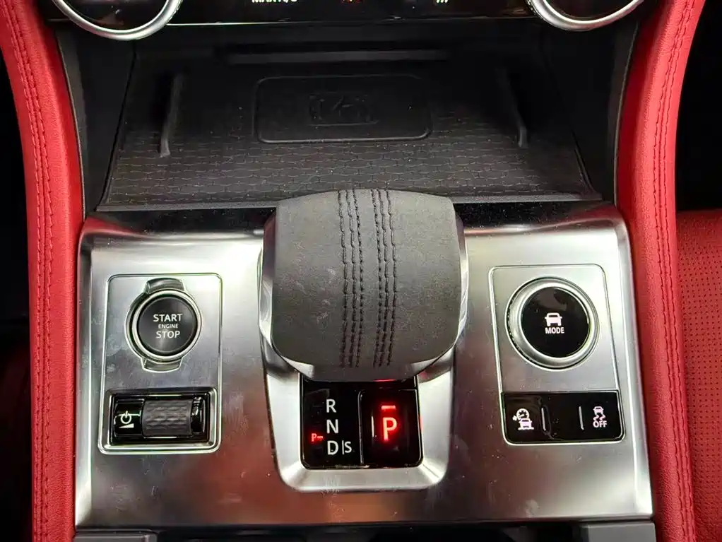 Jaguar F-PACE P250 R-Dynamic SE, фото 13