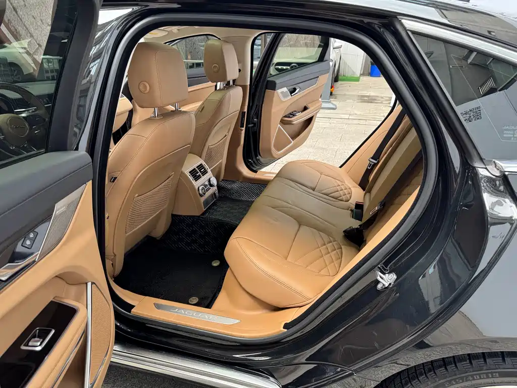 Jaguar XFL 2023 XFL 2.0T P250 Premium Luxury