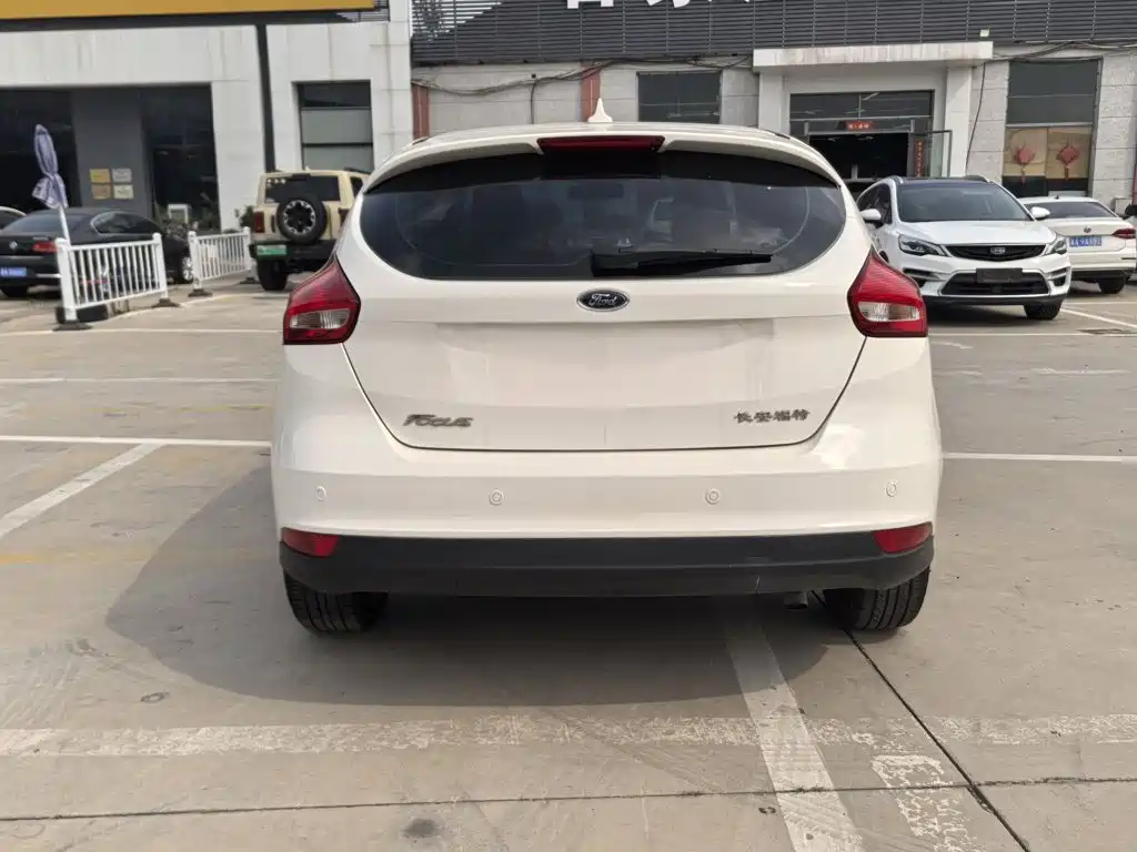 Ford Focus — миниатюра 11