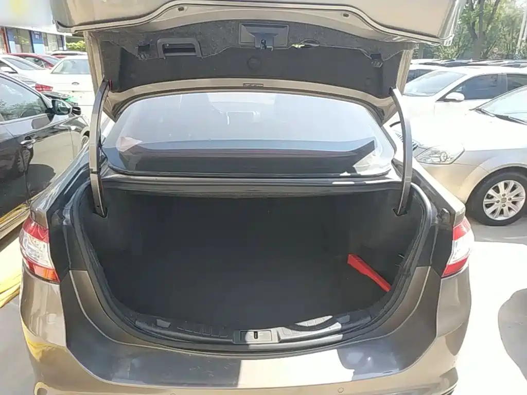Ford Mondeo — миниатюра 19