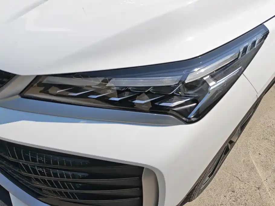 Geely Binyue — миниатюра 5