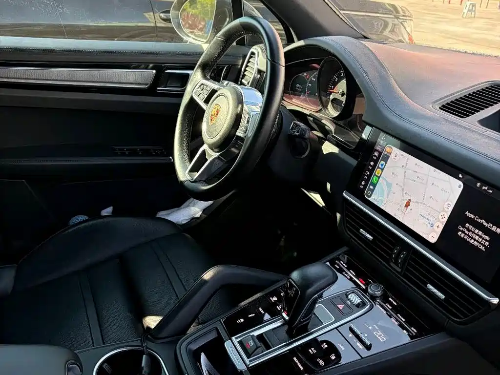 Porsche Cayenne — миниатюра 5