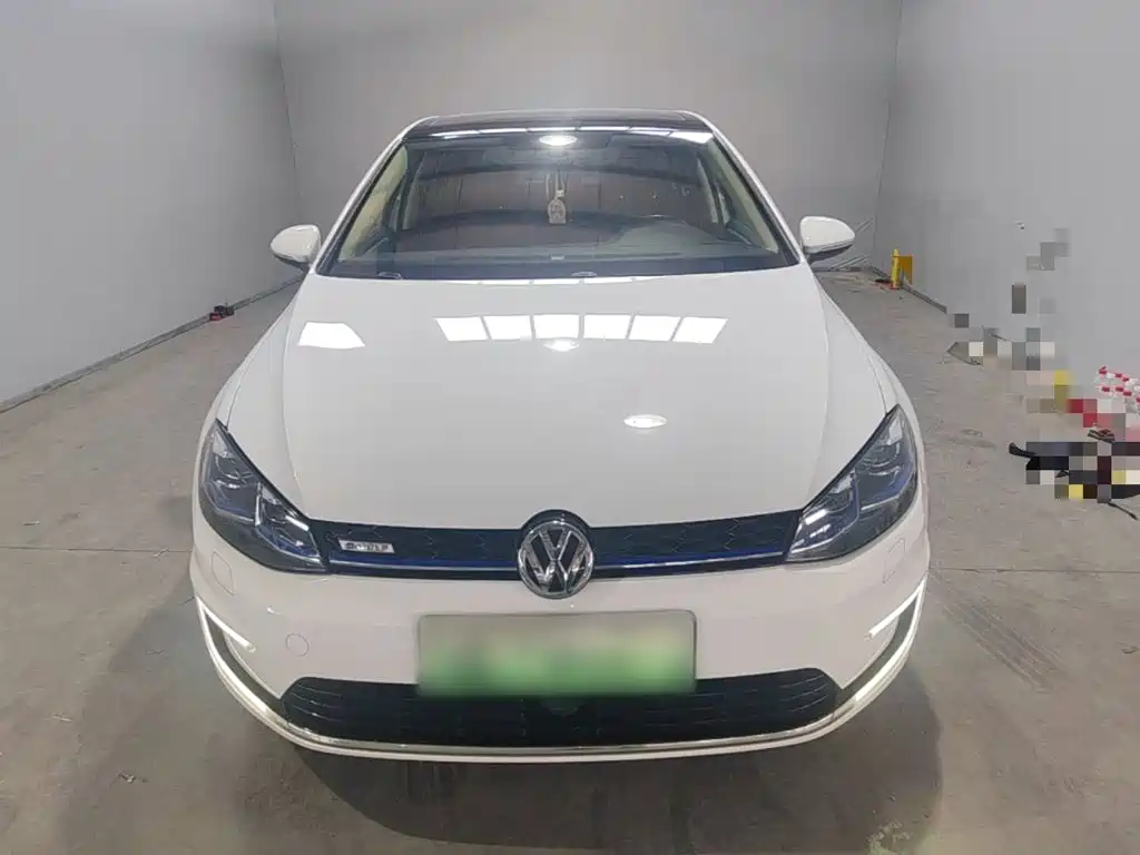 Volkswagen Golf EV — миниатюра 3
