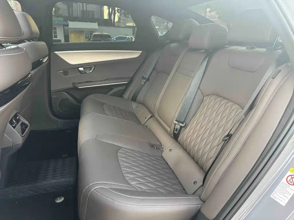 BYD Han — миниатюра 8