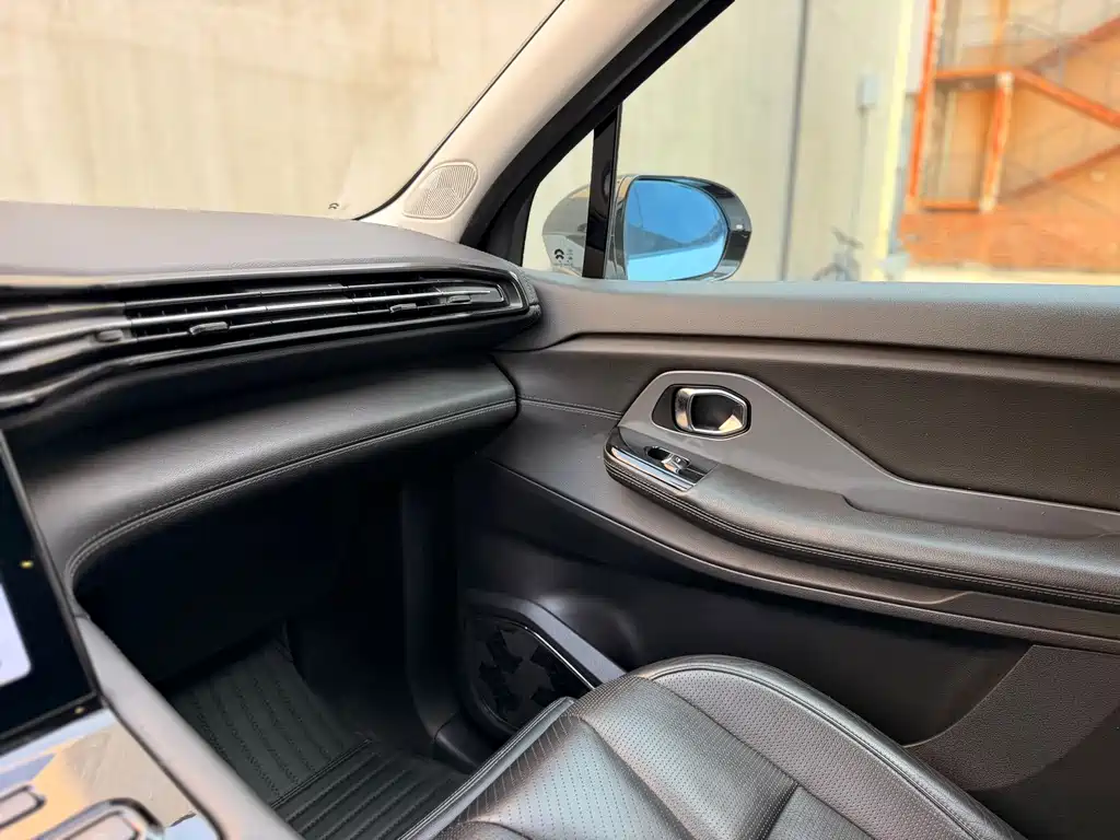 NIO ES8 — миниатюра 25
