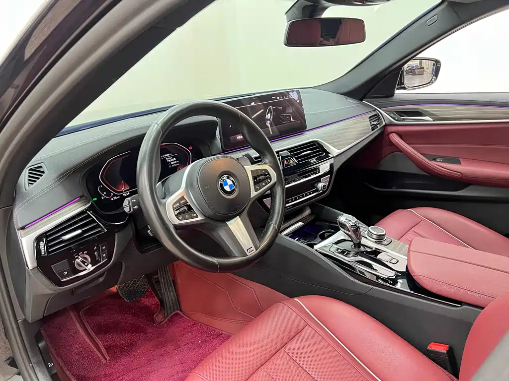 BMW 5 Series — миниатюра 9
