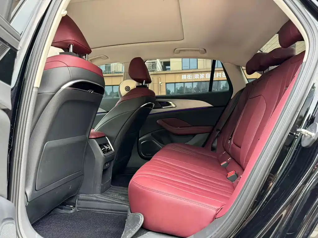 Hongqi Hongqi H5 — миниатюра 14