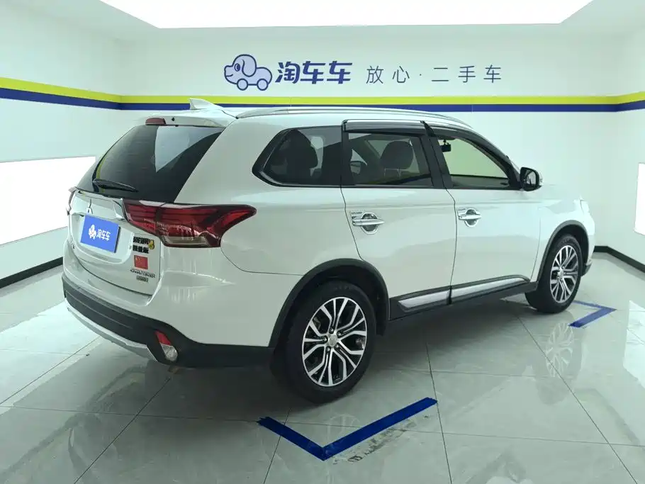 Mitsubishi Outlander — миниатюра 3