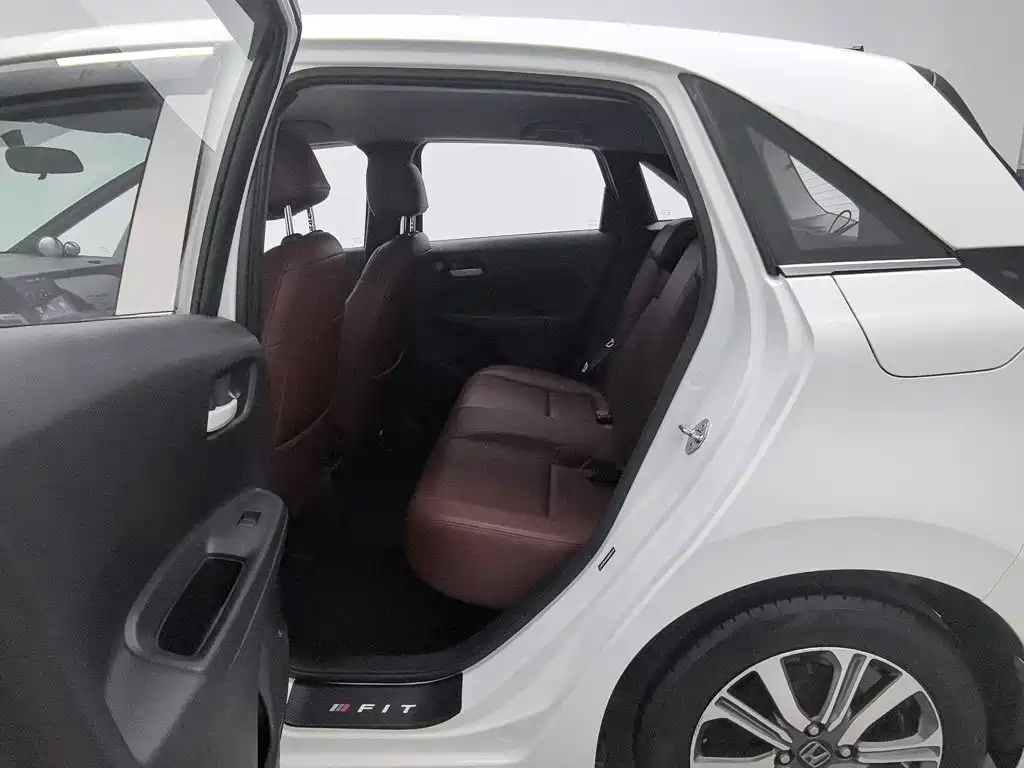 Honda Fit — миниатюра 15