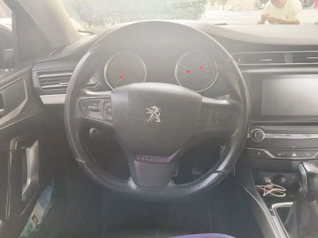 Peugeot 408 — миниатюра 6