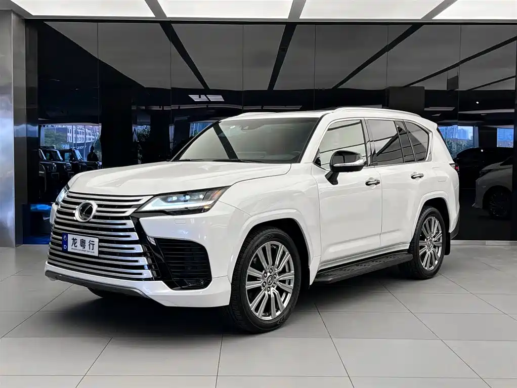Lexus LX 2024