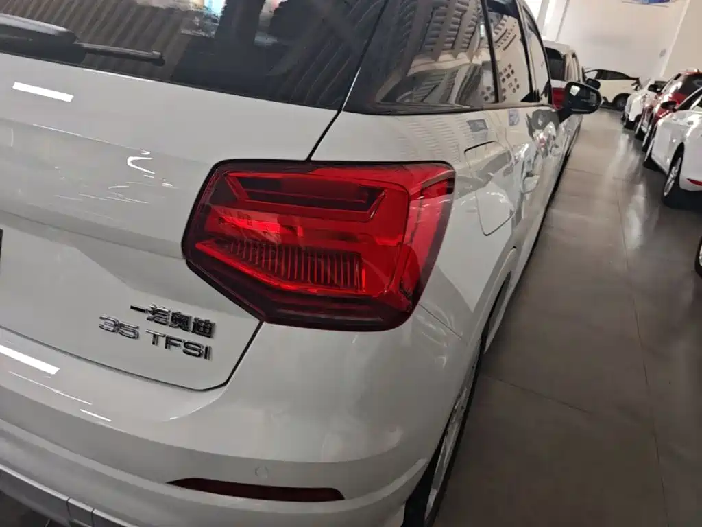 Audi Q2L — миниатюра 8