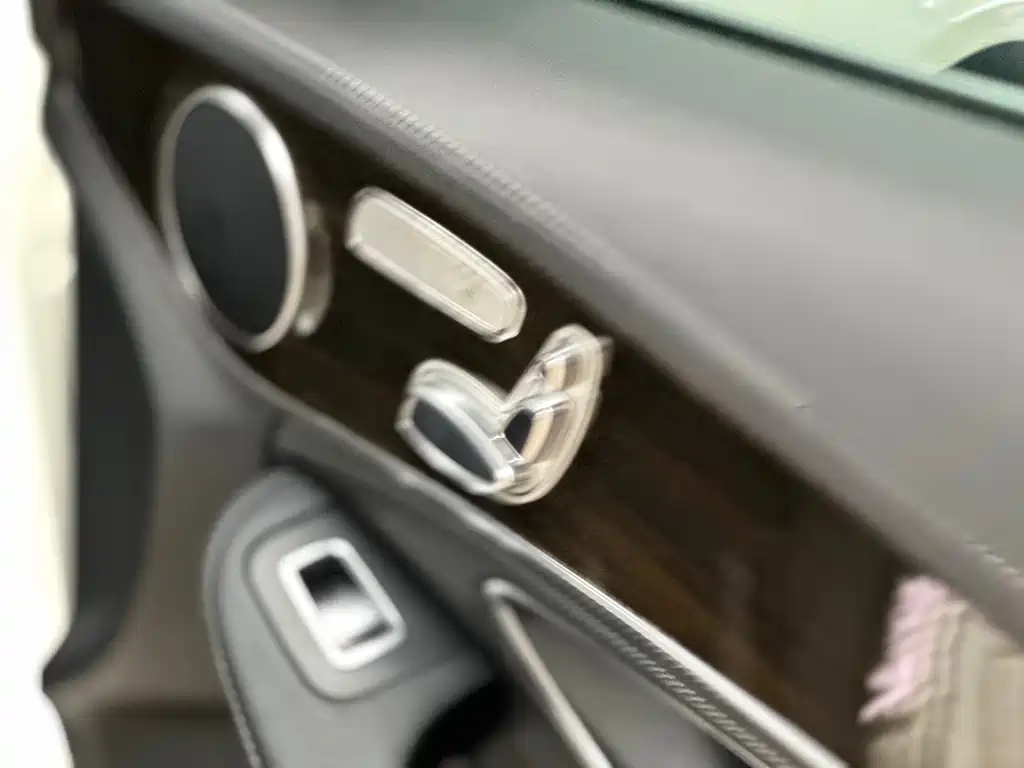 Mercedes-Benz C-Class — миниатюра 4