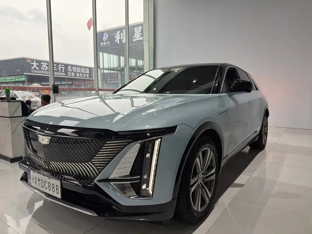 Cadillac IQ 2022 Luxury