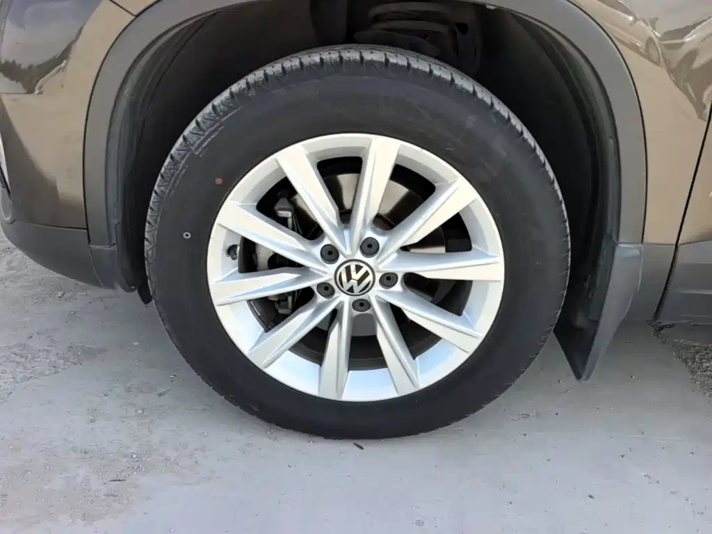 Volkswagen Tiguan — миниатюра 23