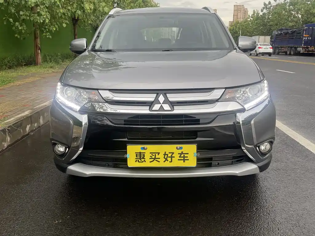 Mitsubishi Outlander 2018 2.0L 5 мест