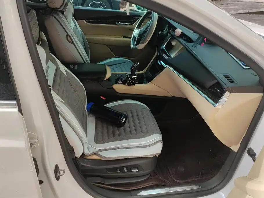 Cadillac XT5 — миниатюра 8