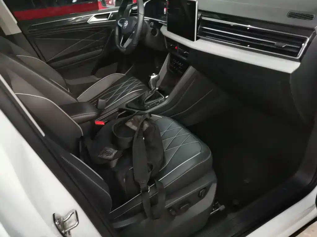 Volkswagen Tiguan L — миниатюра 25