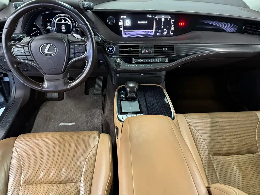 Lexus LS — миниатюра 12