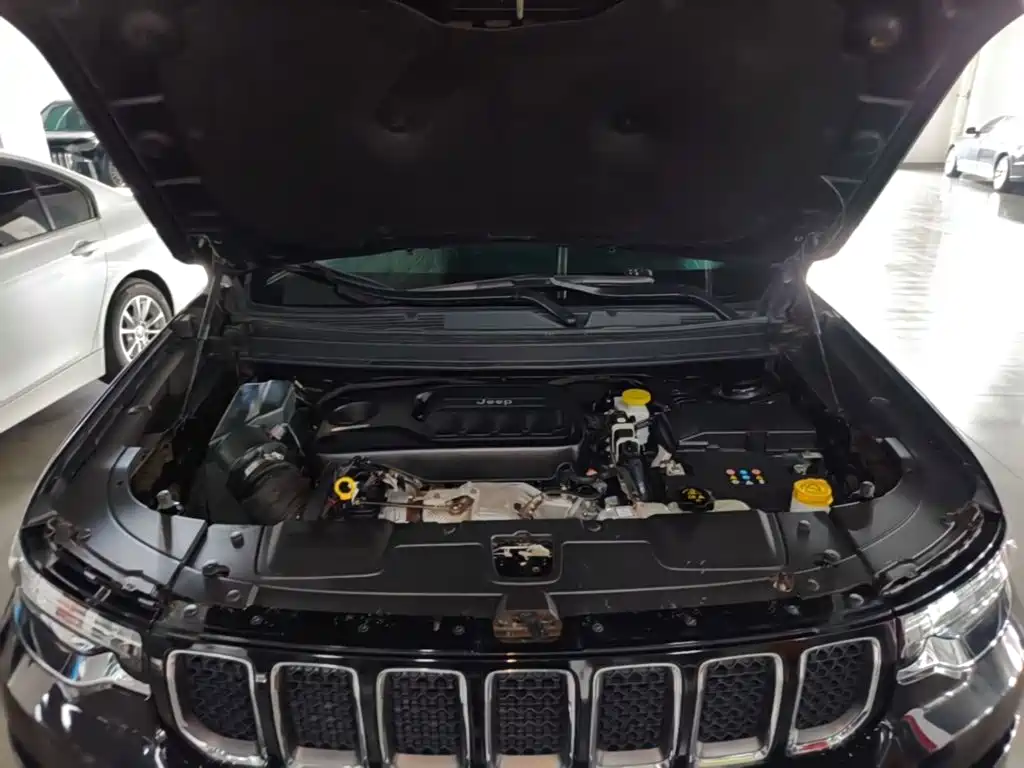 Jeep Grand Commander — миниатюра 20