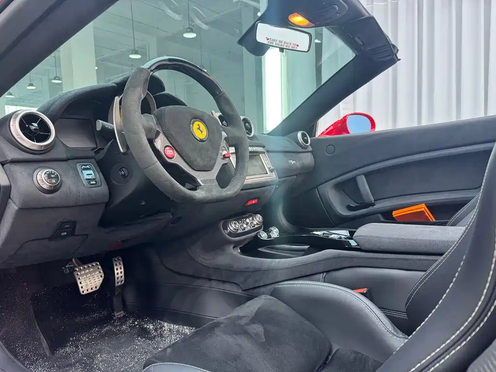 Ferrari California T 2012 4.3L