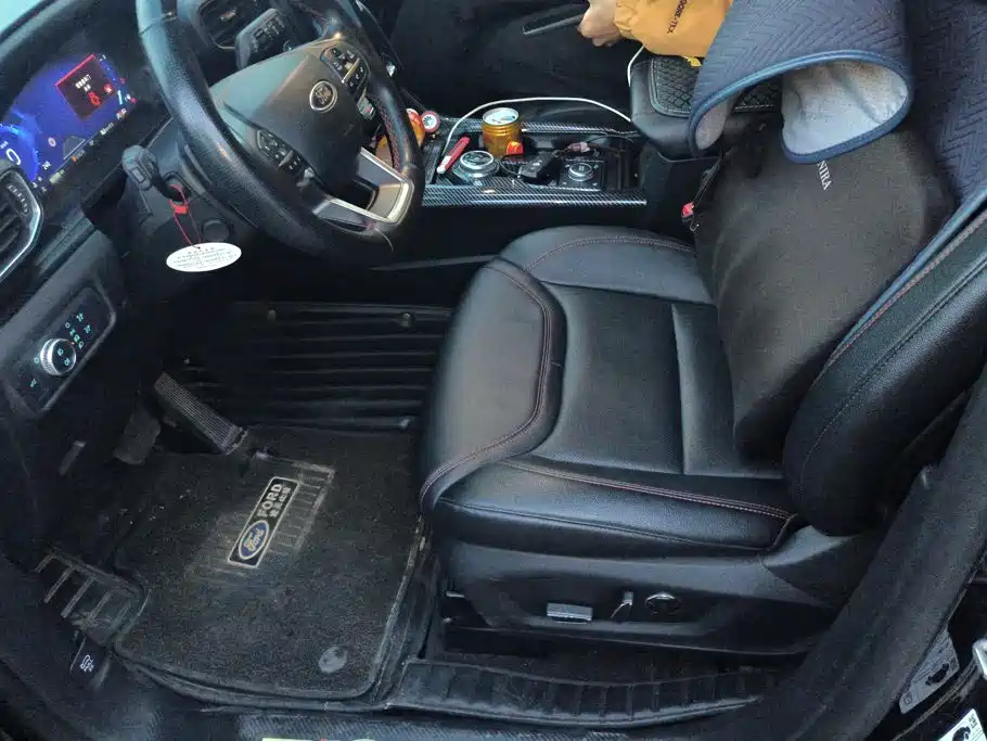 Ford Explorer — миниатюра 9